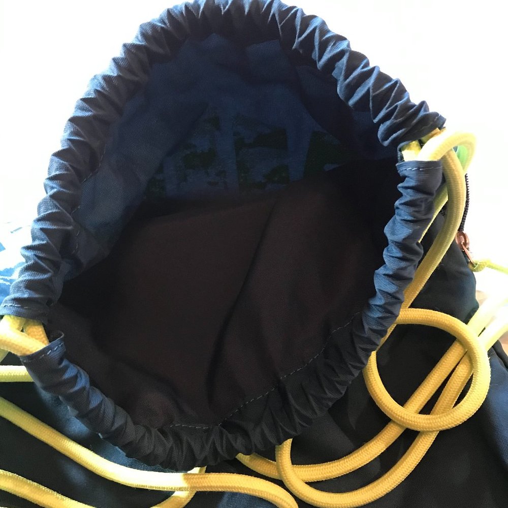 Nike Drawstring Back Bag With Unique Design - image 4